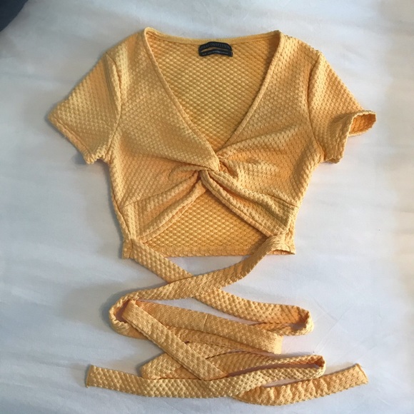 Urban Outfitters yellow cropped top - Picture 3 of 5